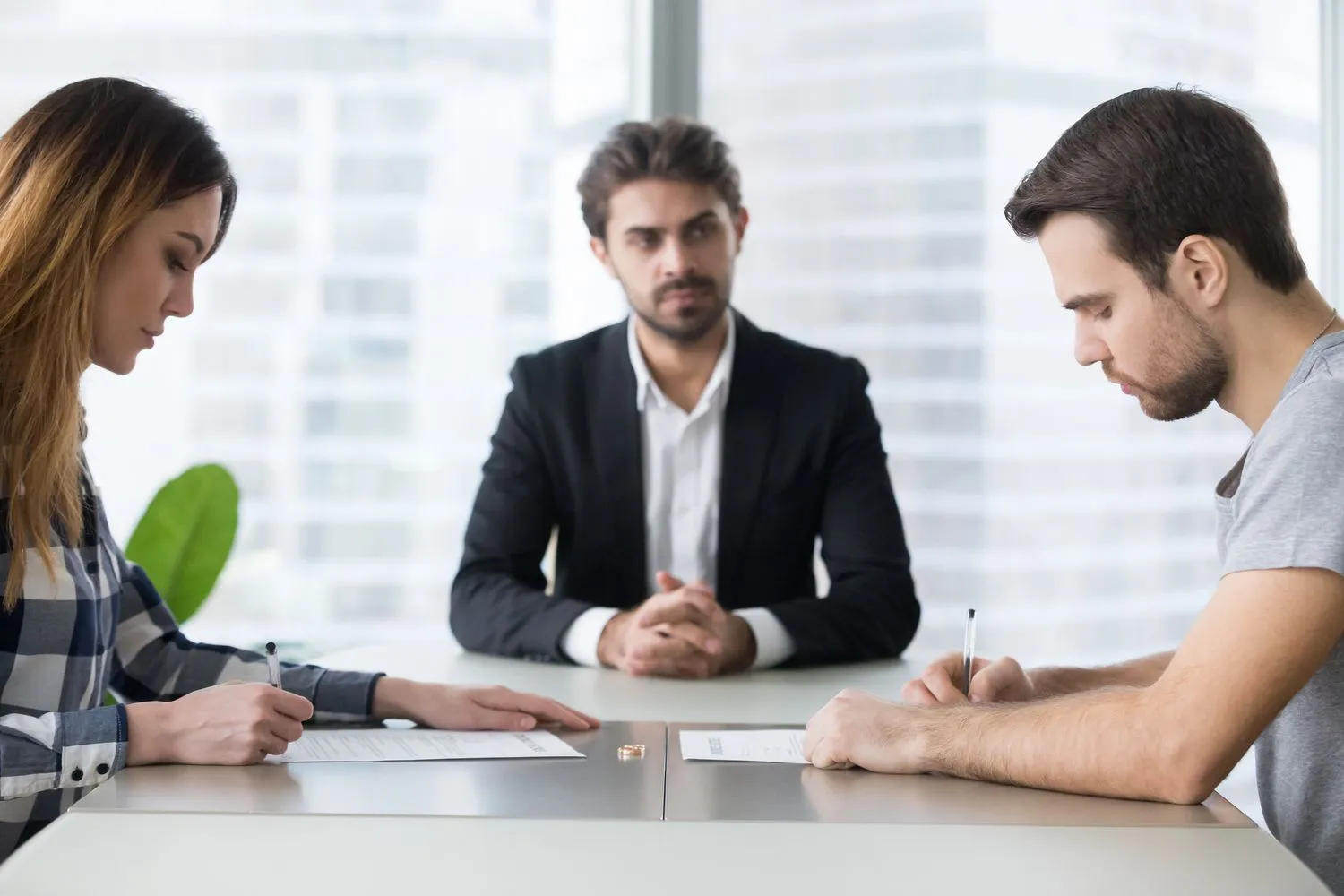 How EH Mediation Guides Couples Toward Fair and Balanced Outcomes Winchester