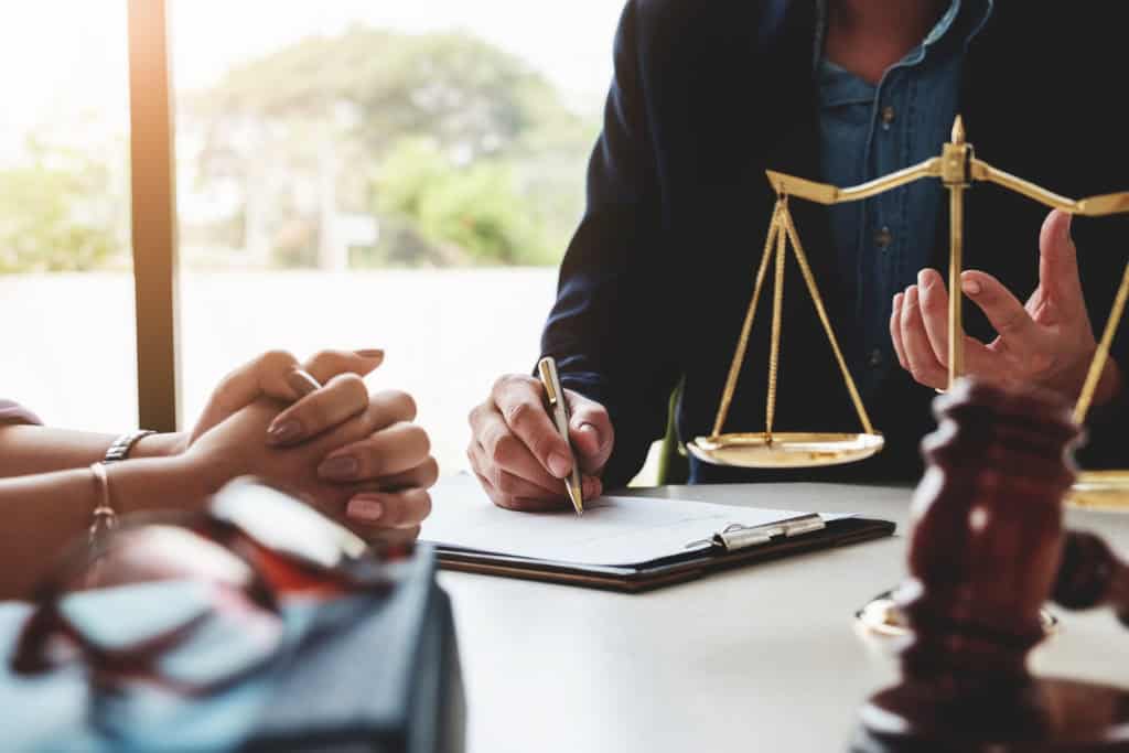 Court Applications vs. Mediation: A Less Stressful Path with EH Mediation Winchester